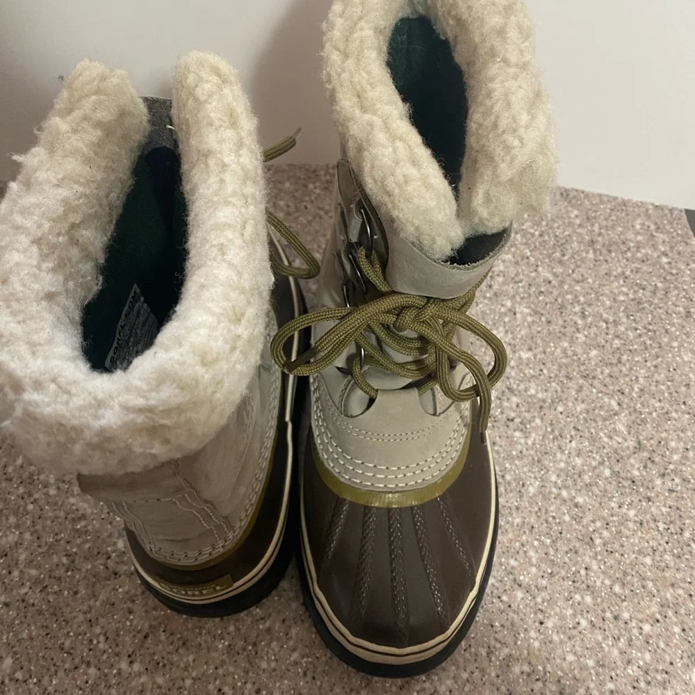 Sorel Women’s Caribou boot size 6 - Picture 7 of 9